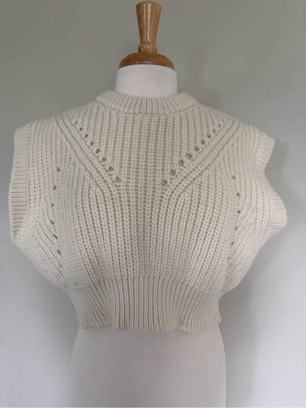 Apiece Apart Cream Cable-Knit Sleeveless Sweater Vest - Picture 6 of 7